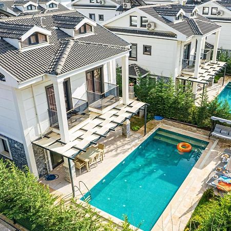 4 Bedroom Holiday Villa In Hisaroenue Oeluedeniz- Gold Rose Fethiye Eksteriør billede