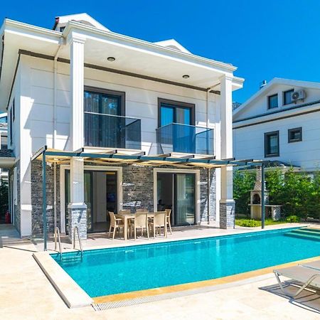 4 Bedroom Holiday Villa In Hisaroenue Oeluedeniz- Gold Rose Fethiye Eksteriør billede