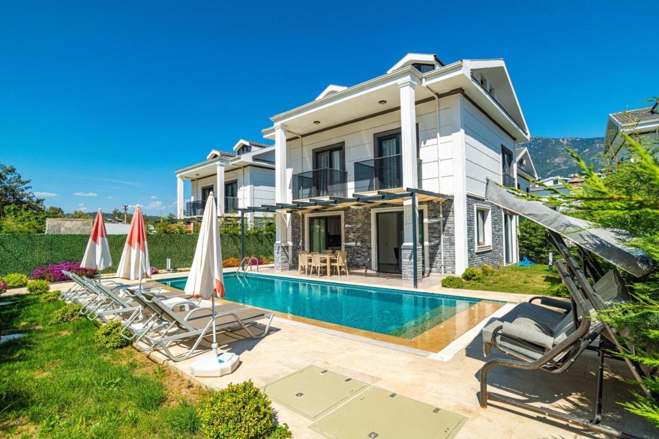 4 Bedroom Holiday Villa In Hisaroenue Oeluedeniz- Gold Rose Fethiye Eksteriør billede