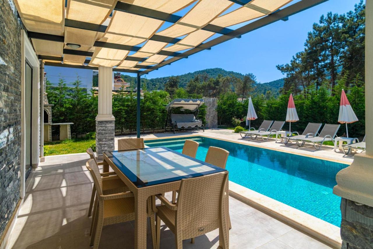 4 Bedroom Holiday Villa In Hisaroenue Oeluedeniz- Gold Rose Fethiye Eksteriør billede