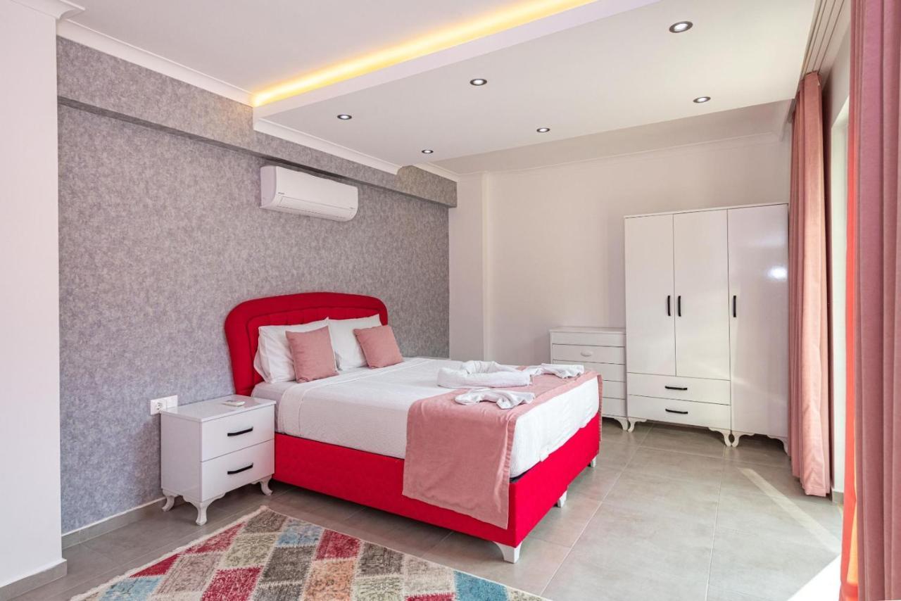 4 Bedroom Holiday Villa In Hisaroenue Oeluedeniz- Gold Rose Fethiye Eksteriør billede