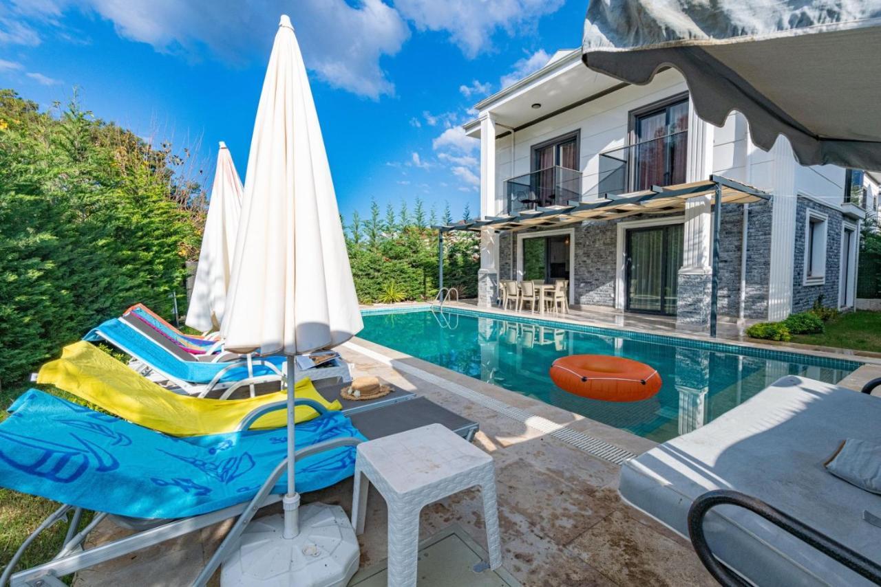 4 Bedroom Holiday Villa In Hisaroenue Oeluedeniz- Gold Rose Fethiye Eksteriør billede