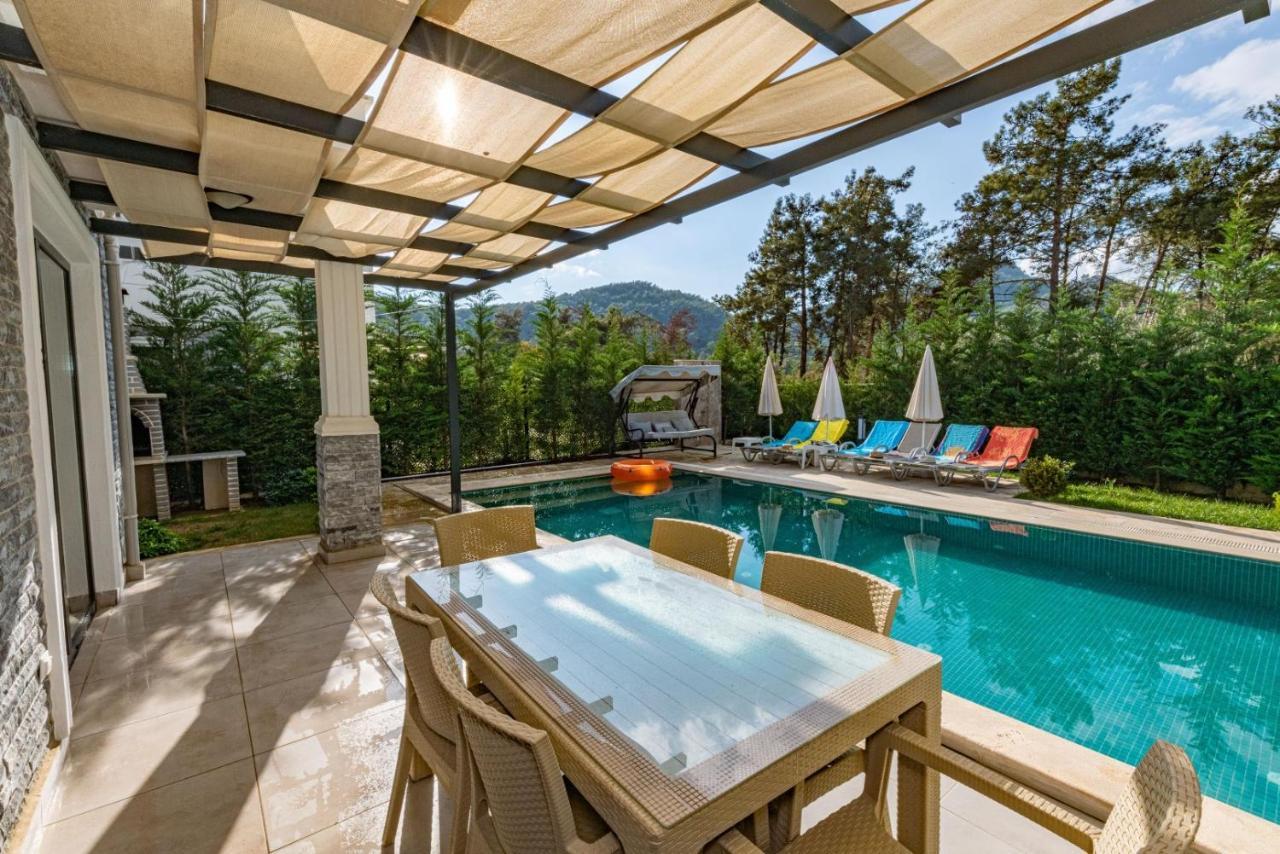 4 Bedroom Holiday Villa In Hisaroenue Oeluedeniz- Gold Rose Fethiye Eksteriør billede