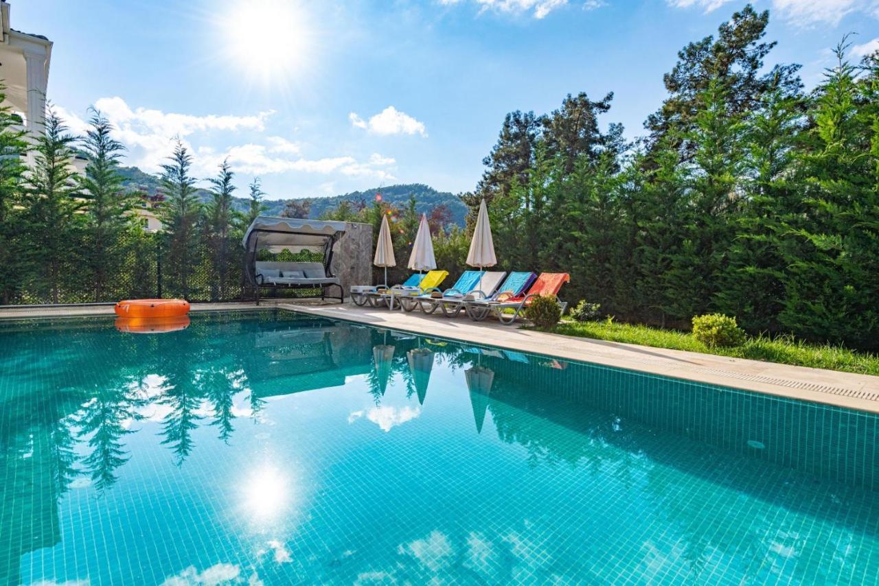 4 Bedroom Holiday Villa In Hisaroenue Oeluedeniz- Gold Rose Fethiye Eksteriør billede