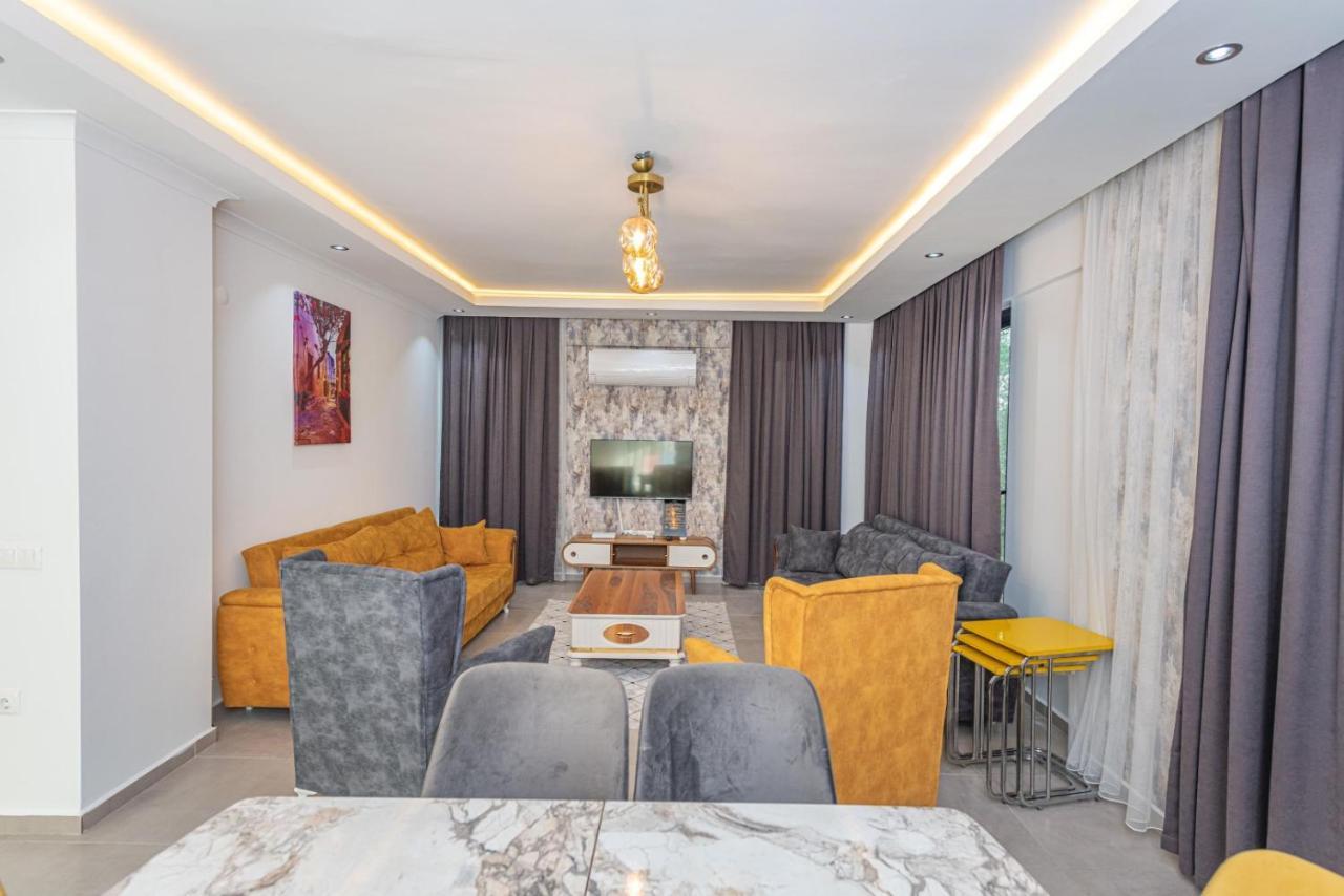 4 Bedroom Holiday Villa In Hisaroenue Oeluedeniz- Gold Rose Fethiye Eksteriør billede