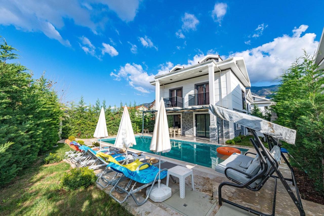 4 Bedroom Holiday Villa In Hisaroenue Oeluedeniz- Gold Rose Fethiye Eksteriør billede