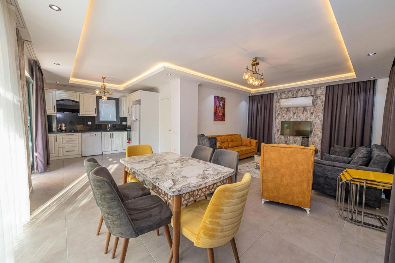 4 Bedroom Holiday Villa In Hisaroenue Oeluedeniz- Gold Rose Fethiye Eksteriør billede