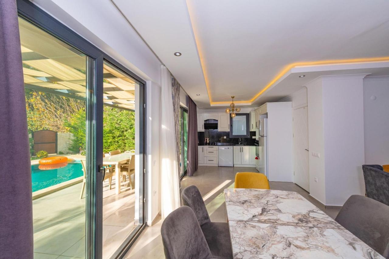 4 Bedroom Holiday Villa In Hisaroenue Oeluedeniz- Gold Rose Fethiye Eksteriør billede