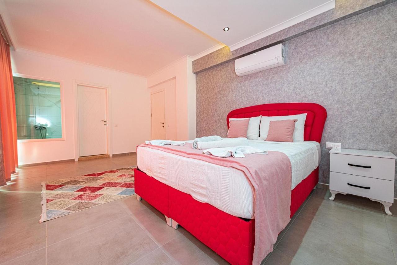 4 Bedroom Holiday Villa In Hisaroenue Oeluedeniz- Gold Rose Fethiye Eksteriør billede
