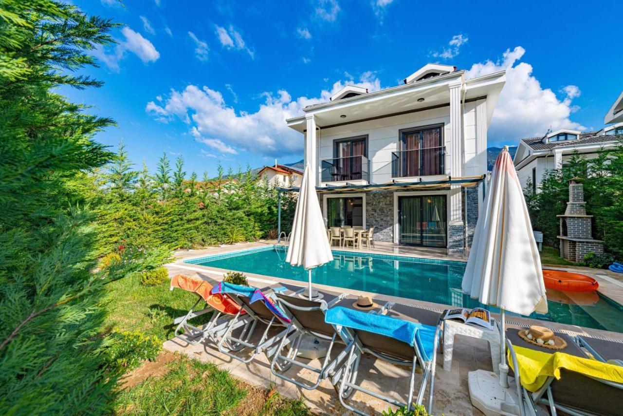 4 Bedroom Holiday Villa In Hisaroenue Oeluedeniz- Gold Rose Fethiye Eksteriør billede
