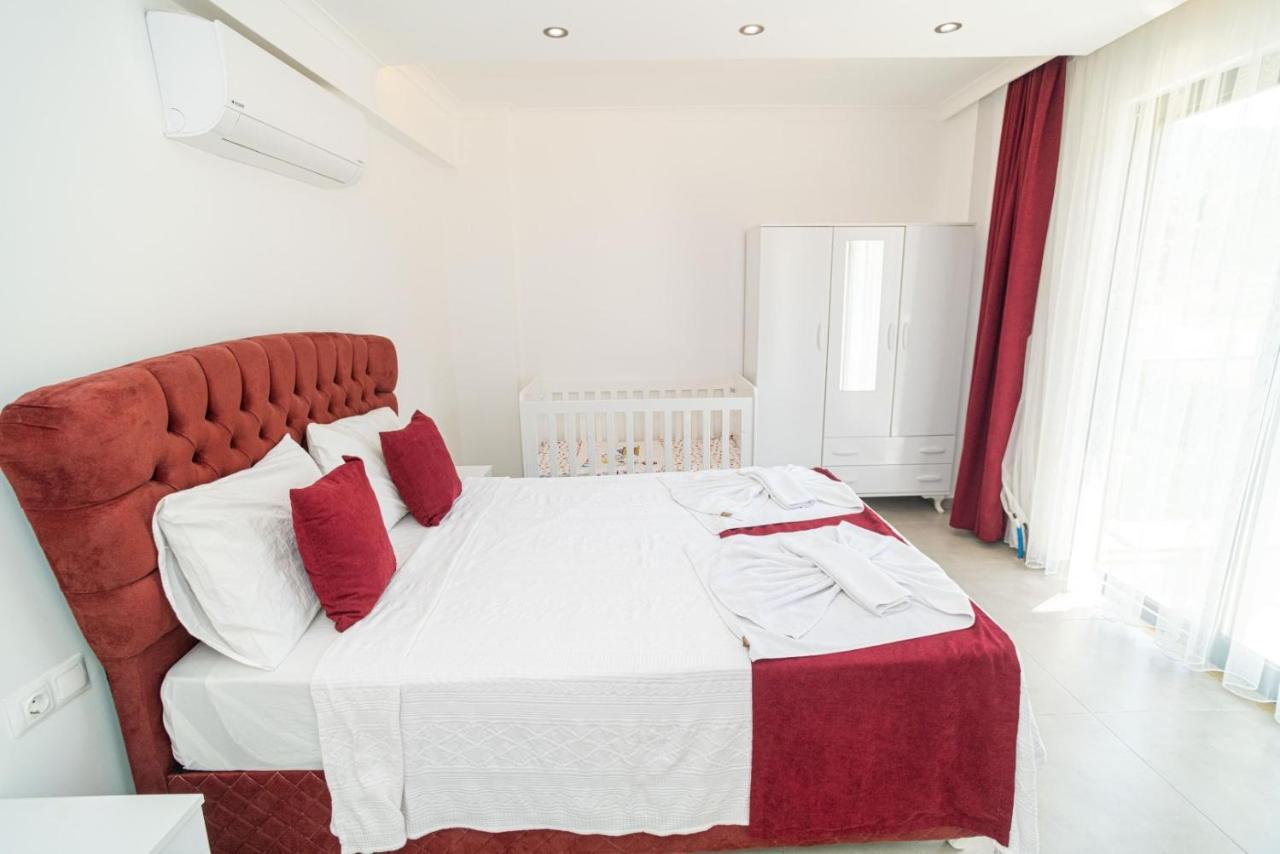 4 Bedroom Holiday Villa In Hisaroenue Oeluedeniz- Gold Rose Fethiye Eksteriør billede