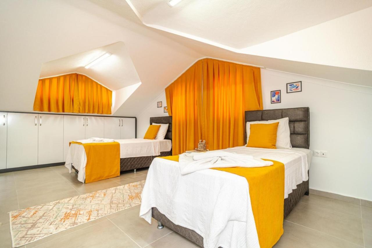 4 Bedroom Holiday Villa In Hisaroenue Oeluedeniz- Gold Rose Fethiye Eksteriør billede