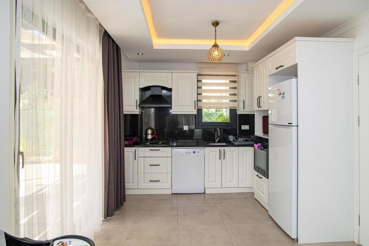 4 Bedroom Holiday Villa In Hisaroenue Oeluedeniz- Gold Rose Fethiye Eksteriør billede